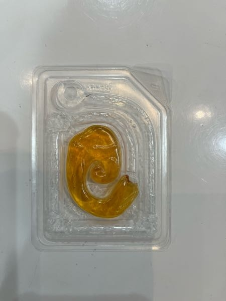 教えて下さい。 お菓子の 釣りグミを本日買いました。 添付画像は、何が出たかわかりますか？ 色々調べたのですが、 分からなく・・ 宜しくお願いします。