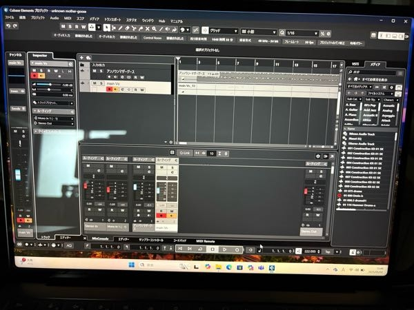 【至急】【チップ500】Cubase 14 ボーカル録音について ボーカル録音のために、cubase 14を使っていますが、録音ができません。 PC-オーディオIF-マイク-モニターヘッドホンはすべて正常につながっており、音源は問題なく再生できます。 モニターをonにすると、マイクの音声がヘッドホンから聞こえますが、Cubaseのメーターが振れません。 オーディオIFのGainをほぼ最大まで回すと、声がモニターできています。 オーディオIFはIXO22です。 解決策がわかる方、お教えいただいてもよろしいでしょうか？必要な写真があれば追加します。