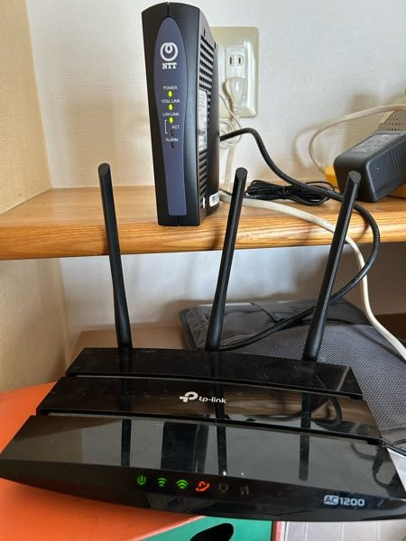 固定電話を解約しました。 新しいアダプター装置と交換してWi-Fiのルーターを接続したところ、Wi-Fiがつながりません。何が原因か分からず。何か知っていらっしゃる方いたらお願いいたします。