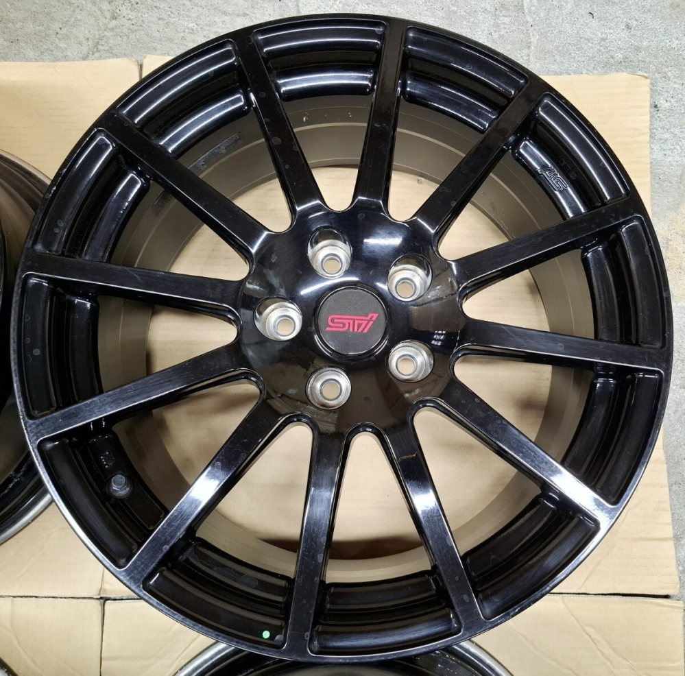 スバルフォレスター SK-E Eboxerを購入したのですが、ホイールがどうしても気に入らなく交換したいと考えてます。 希望はSTiのホイールが良いと考えてますが、こちらのオフセットでも大丈夫か教えて下さい。 宜しくお願いします。 18インチ 8.5J ＋53 PCD114.3 5H