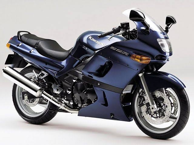 どなたか教えてください！ゼファー1100についてですが、国内