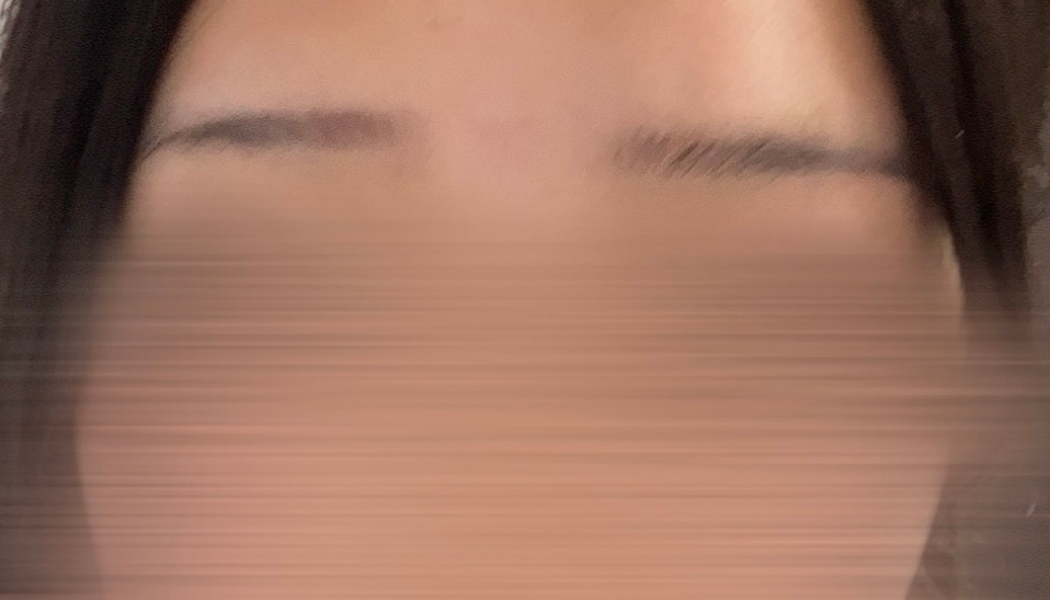 眉毛細すぎますか？ 高さが違うのは気にしないでください 中3女子です