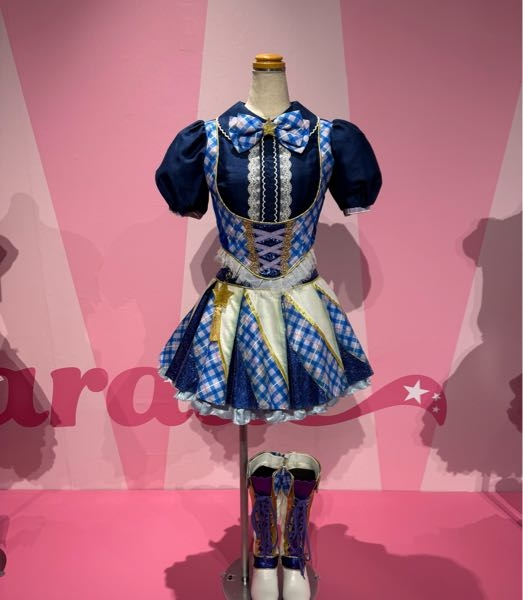 氷上スミレ コスプレ スクールドレス アイカツの氷上スミレちゃんのスクールドレスは、アニメではブラウスが