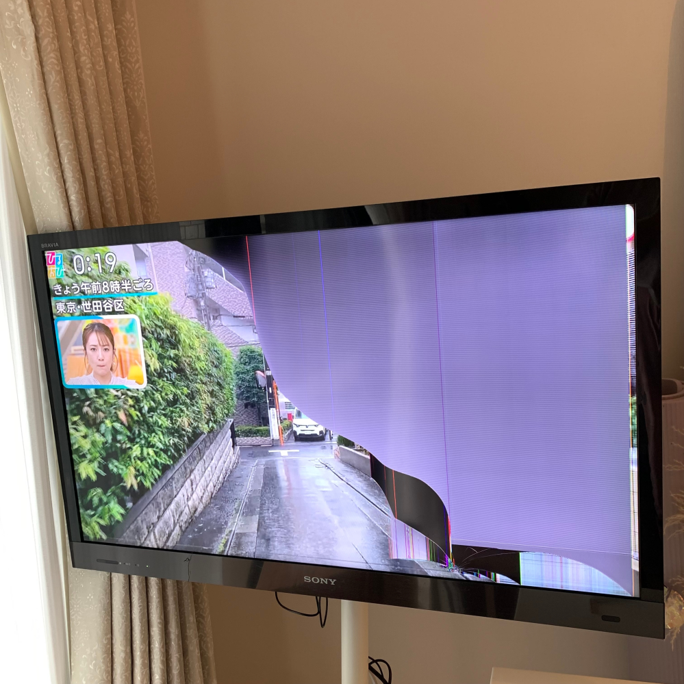 テレビを前に倒して液晶が壊れました。これは修理に頼んで直る見