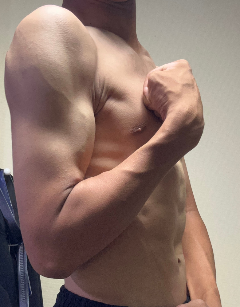 中3男子です。この腕の筋肉どうですか？ - Yahoo!知恵袋