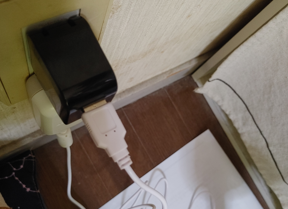 リファフィンガーアイロンを充電しながら使う方法【同梱ケーブル