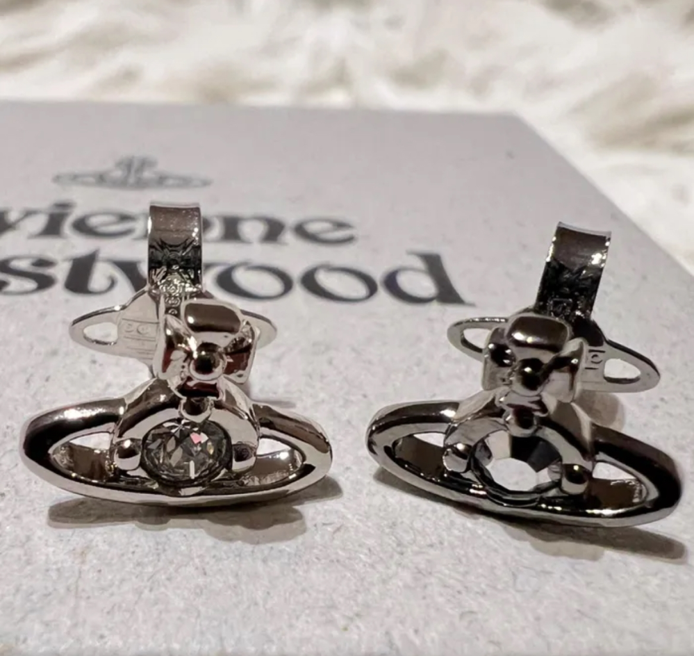 Vivienne Westwood ピアス【片耳のキャッチ不足】 Vivienne Westwood ピアス【片耳のキャッチ不足】