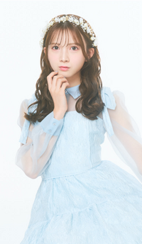 店によるAKB48水島美結は写真のように手に塗っているのは