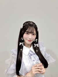 はいAKB48佐藤綺星は写真のように手に塗っているのは、マニ