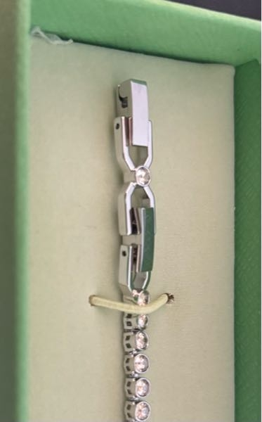 ブレスレット 色々 写真に写ってるものすべて相場がわかりません