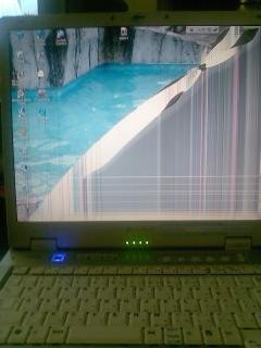 パソコンの画面が崩れてしまいました ノートパソコンのキーボー Yahoo 知恵袋