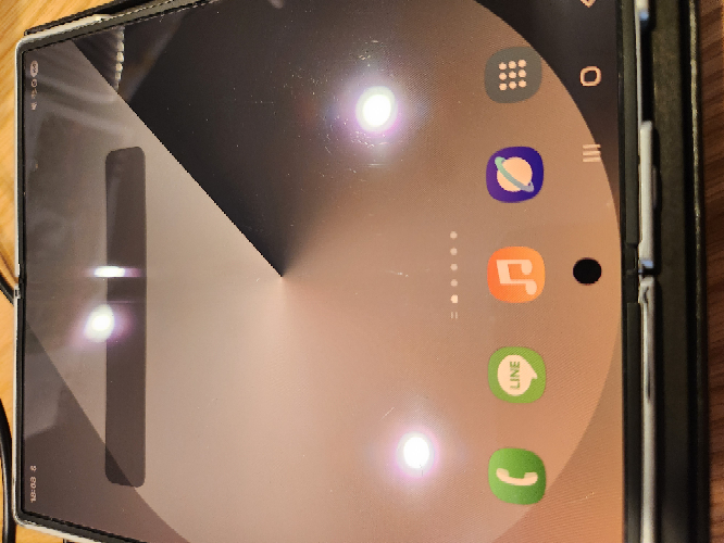 フリマでGALAXYZfold6を買ったのですが、メインディスプレイの