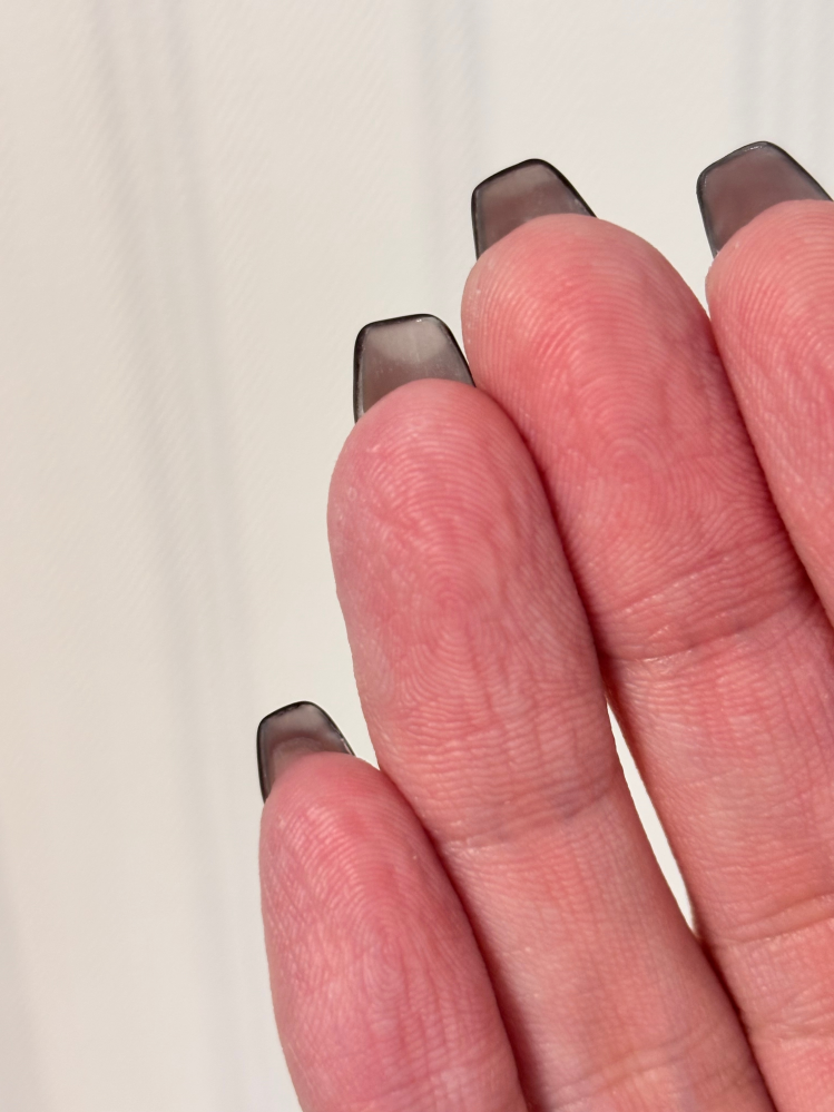 長さ出しに使用したネイルチップを、再度硬化して付けることはできます