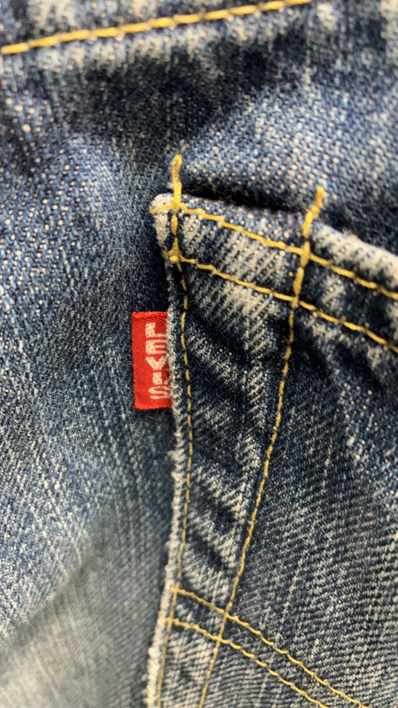 u*0様 60s Levi's 501 ビッグe イエロー糸 リーバイスの片面ビッグeタブにVステッチの黄色の糸を見つけました