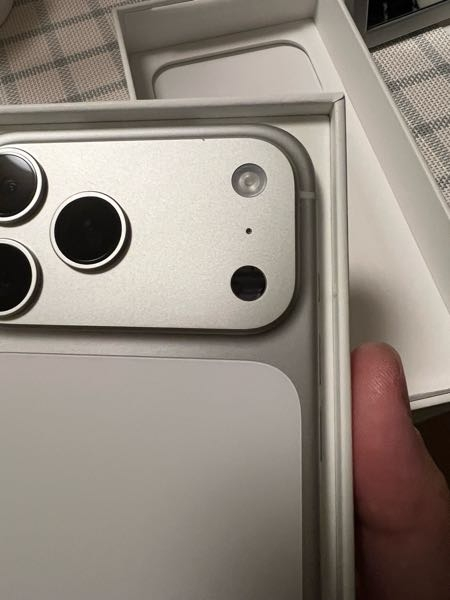 iPhoneの初期の傷について。昨日、docomoオンライン... - Yahoo!知恵袋