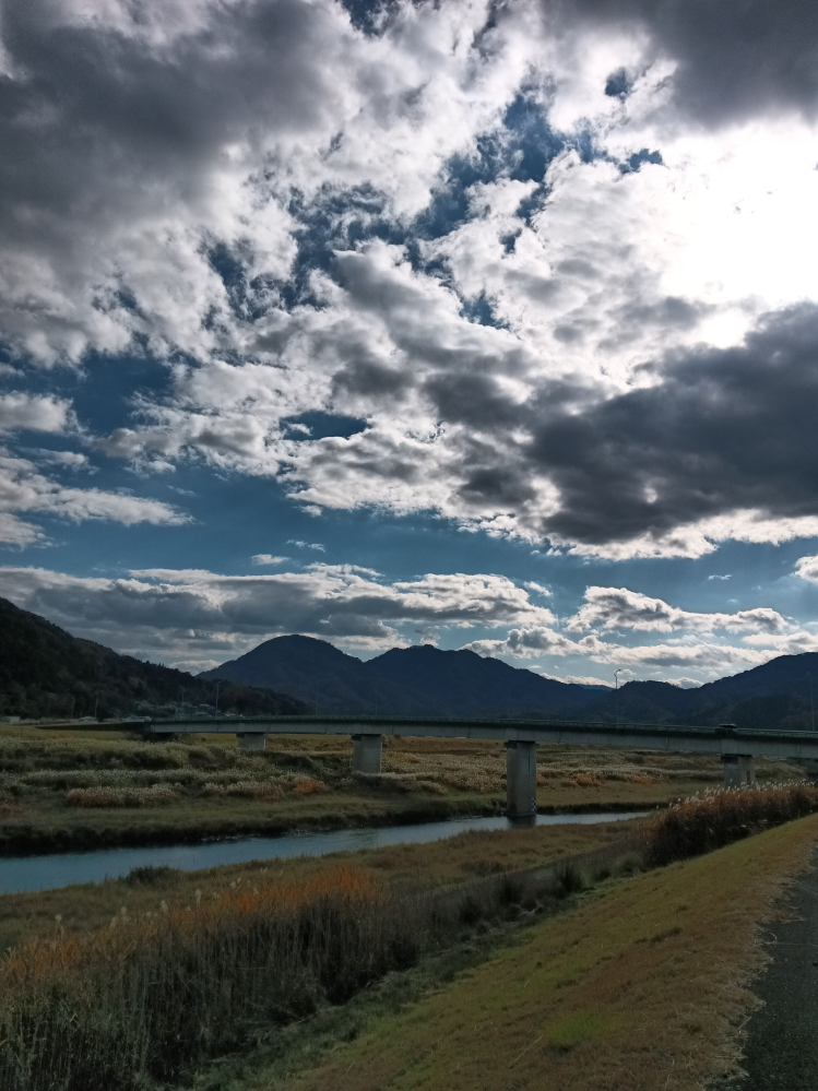 皆さん何故僕の中華スマホに勝てないのですか！？ - Yahoo!知恵袋