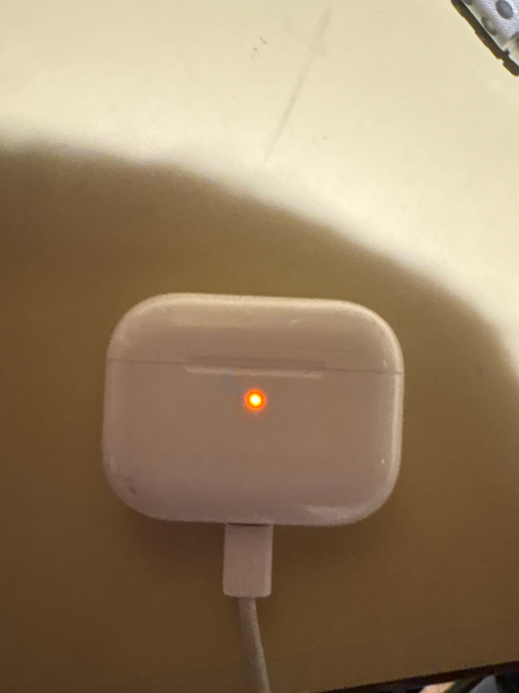 AirPodsProのケースの故障についてです。 - AirPodsPr - Yahoo!知恵袋