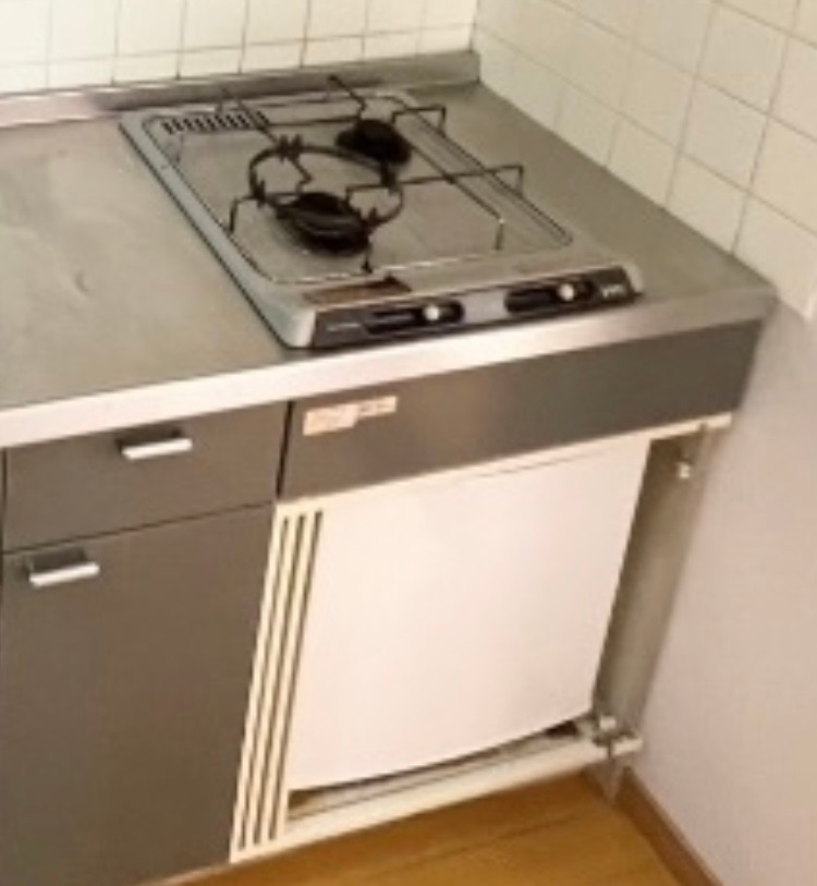 賃貸について質問です。部屋に冷蔵庫をおくので、これは要らないと思っ 