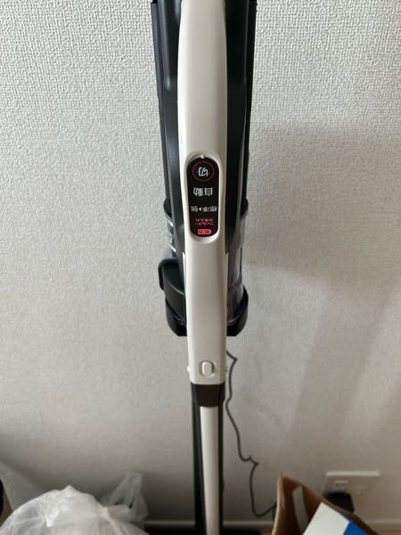HITACHIの掃除機買ってからまだ1回も使ってないのにこのようにフィ 