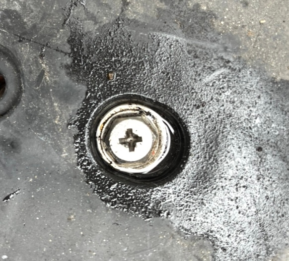 自転車55(6ギア) ネジが全く回りません。自転車のチャイルドシートをカゴに替えたいの