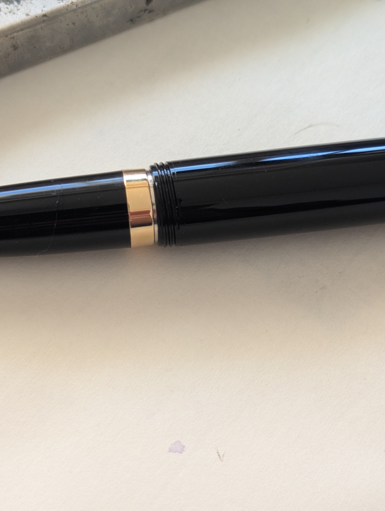 ペコ‼️他の方はご購入出来ません‼️ 初めての質問になります。メルカリにて購入したパーカー51について質問