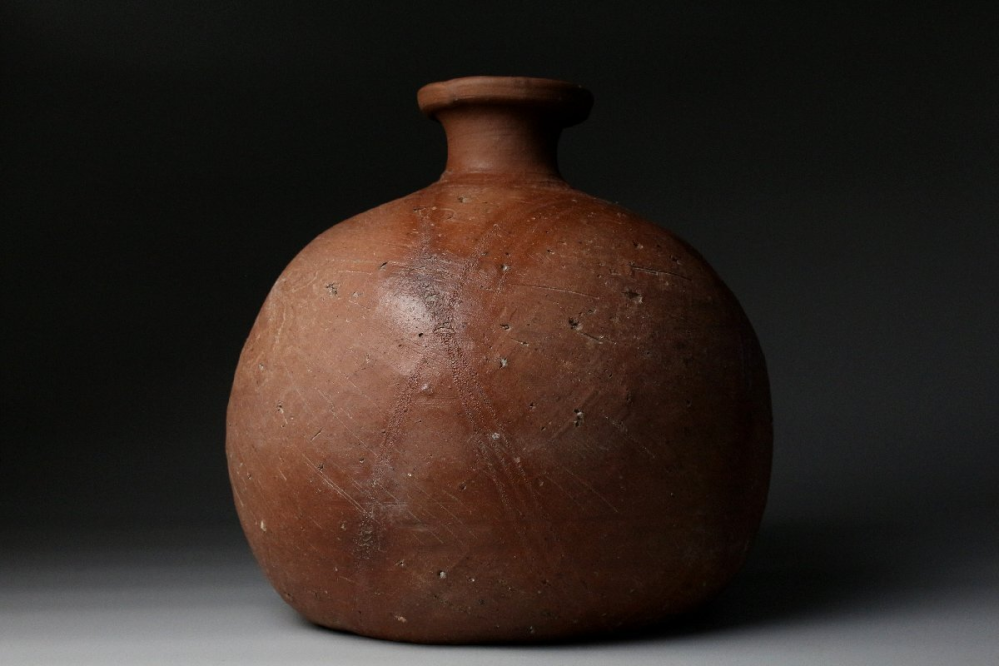 古美骨董】備前焼小壺H12cmです。この一枚の画像から読み取れる制