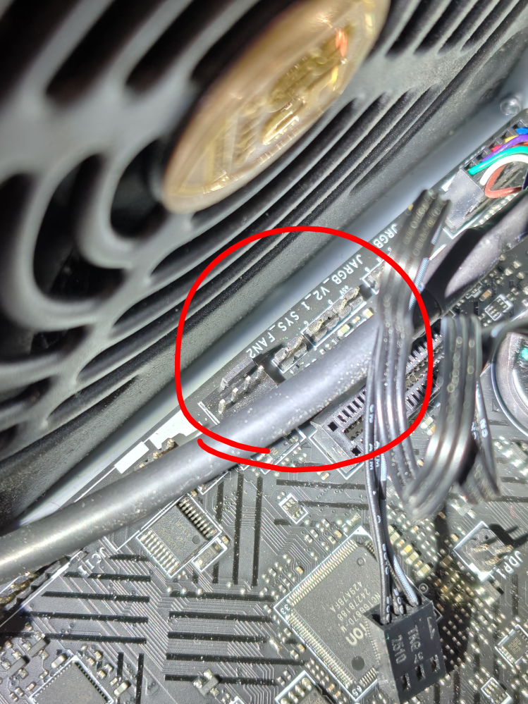ドスパラのPCの背面ファンのコネクタをはずしたのですがよく覚 