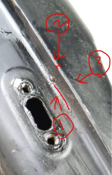 バイクのタンク裏を自分で塗装しようと思うのですが、その後に表の塗装