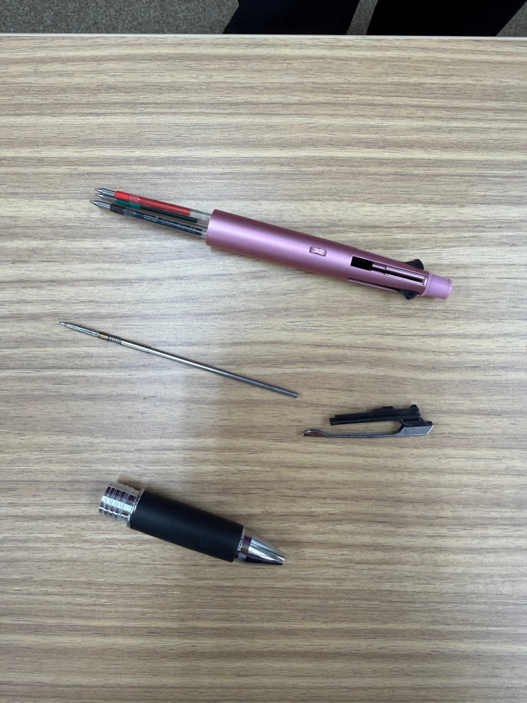 壊れたペン 至急】ジェットストリームのペンが壊れました。治し方を教えてください