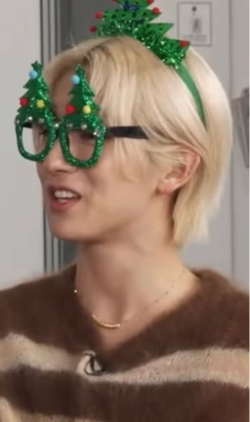 MAZZELのNAOYAくんがよく付けてるこのネックレスはど - Yahoo!知恵袋