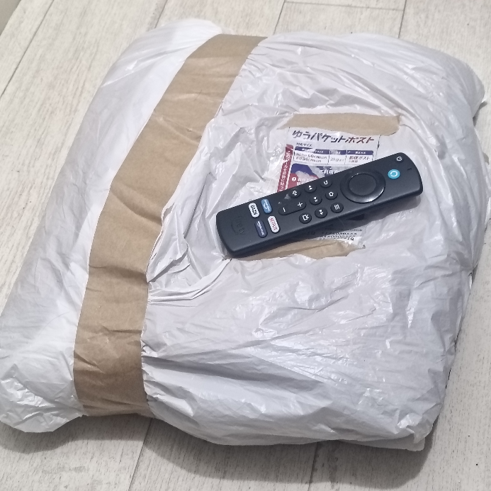 メルカリで楽一番97というアカウントから購入されました。匿名発送か