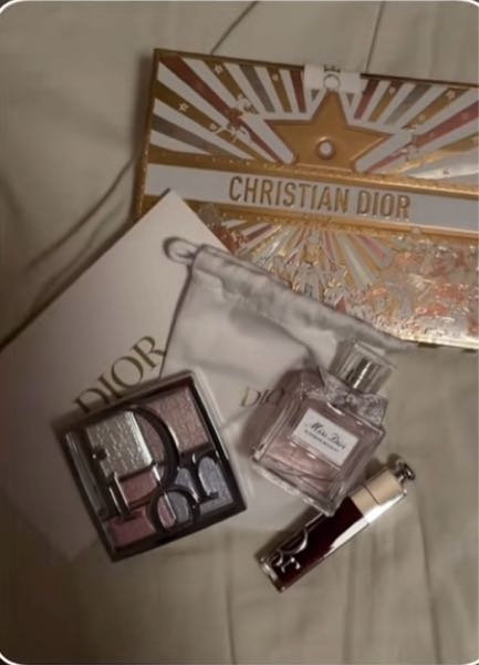 Diorを彼女にプレゼント予定ですアドバイスお願いします高2