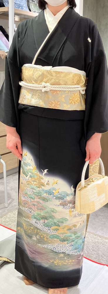 先日大島紬の洒落袋帯を購入したのですが大島紬のお着物に合わせ