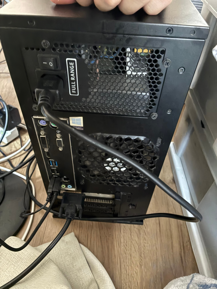 至急。ゲーミングPC初心者です。きちんと繋いでいると思うので 