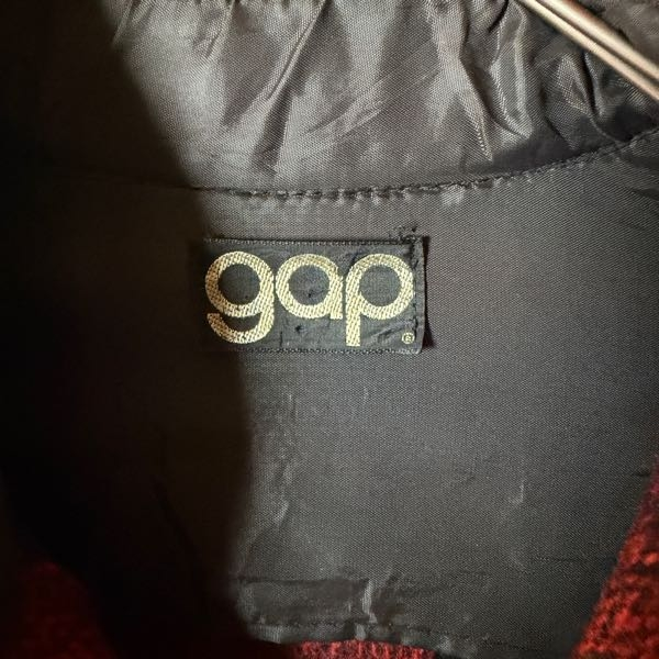 gapのタグになります。この年代を知りたいです。全部小文字な