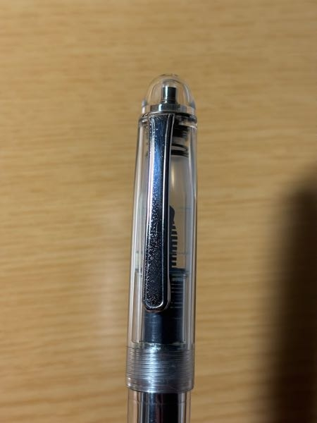 至急！どちらの文房具がおすすめですか？早めの回答お願いします