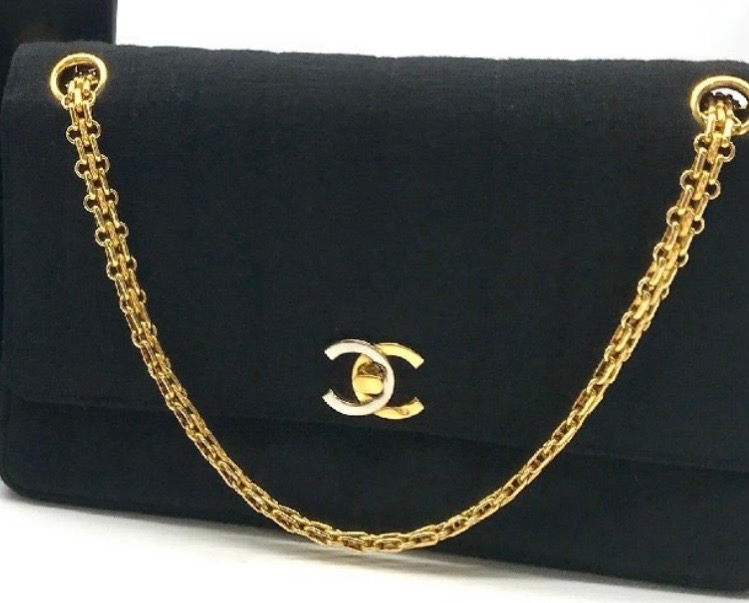 シャネルのバッグについて質問です。20年前に買ったCHANE - Yahoo