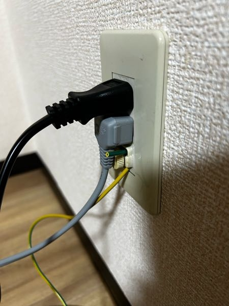 家電に関する質問です。冷蔵庫と電子レンジを同じ場所にあるコンセント