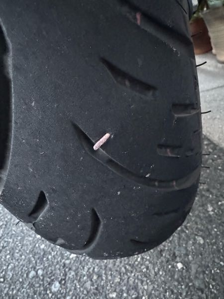 至急お願いしたいです！バイクのリアタイヤが、パンクしてしまっ 