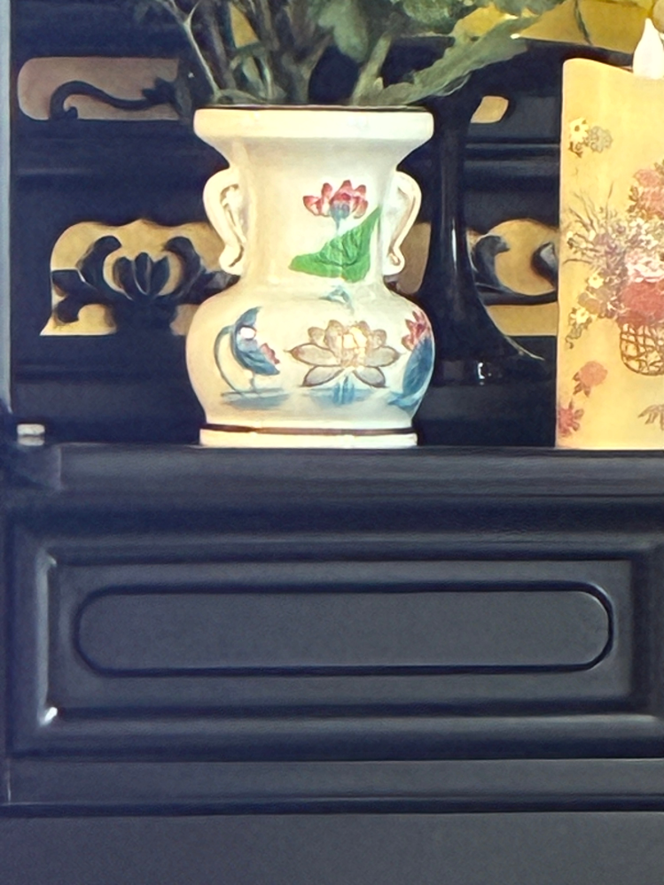 これと同じ仏花用花瓶を探しています。どこで売ってますかね