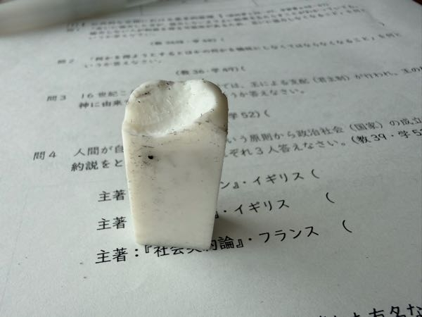 至急！どちらの文房具がおすすめですか？早めの回答お願いします