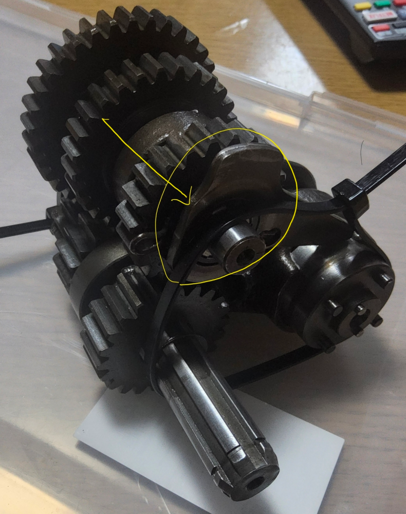 ゼファーχのクラッチレリーズシャフトについて質問です。 - クラッ