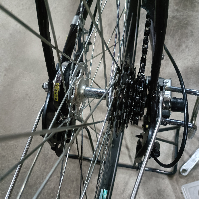 ママチャリ自転車の修理についての質問です｡自転車の後ろのホイ 