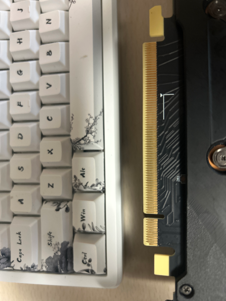 RTX3080を買ったのですが、接続してもvgaランプが点灯して映像が