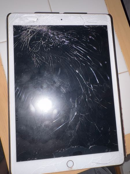 至急です！！タブレット第8世代で画面修理これだと何円くらいかかり