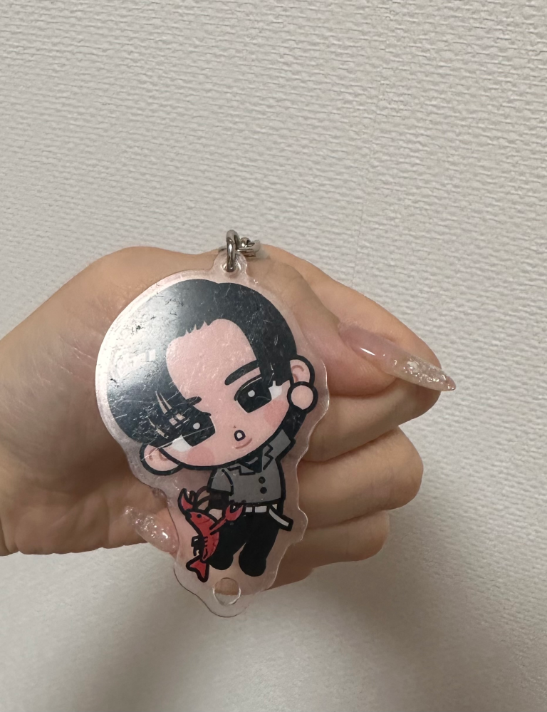 メルカリで新品・未使用と記載のあるアクキーを購入しましたが