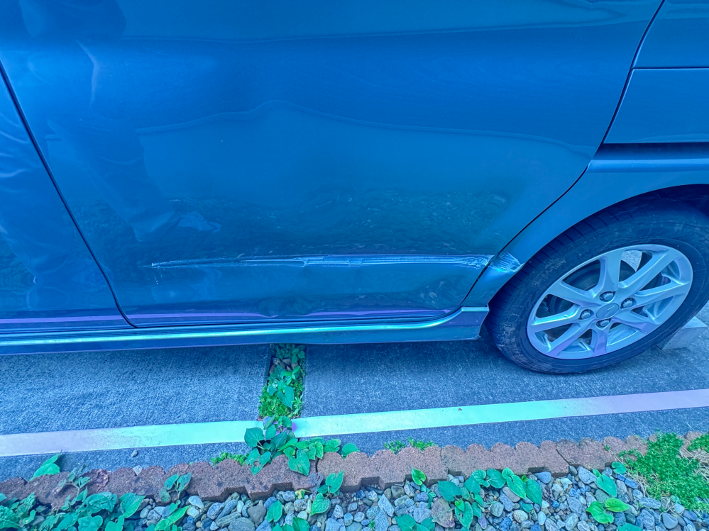 できるだけ至急でお願いします。昨日月極駐車場から出る時に歩行者を 