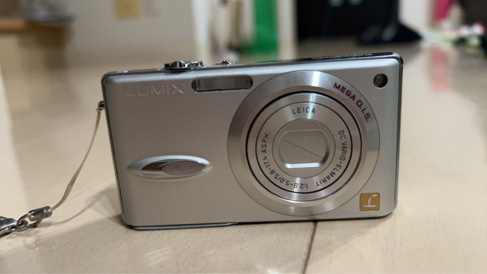 【スマホ転送OK】Panasonic LUMIX DMC-FZ50 至急‼️】このカメラは恐らく「PanasonicLUMIXDMC-F - Yahoo!知恵袋