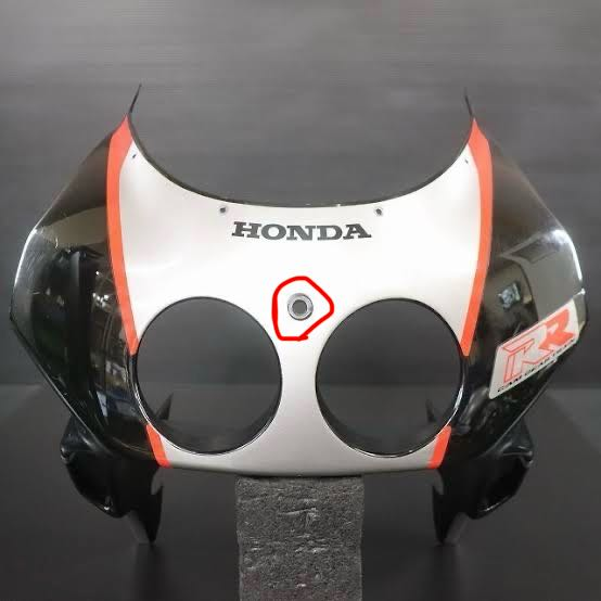 cbr250rr mc22 アッパーカウル　フロントカウル cbr250rrmc22のフロントカウル(アッパーカウル)のセンターに
