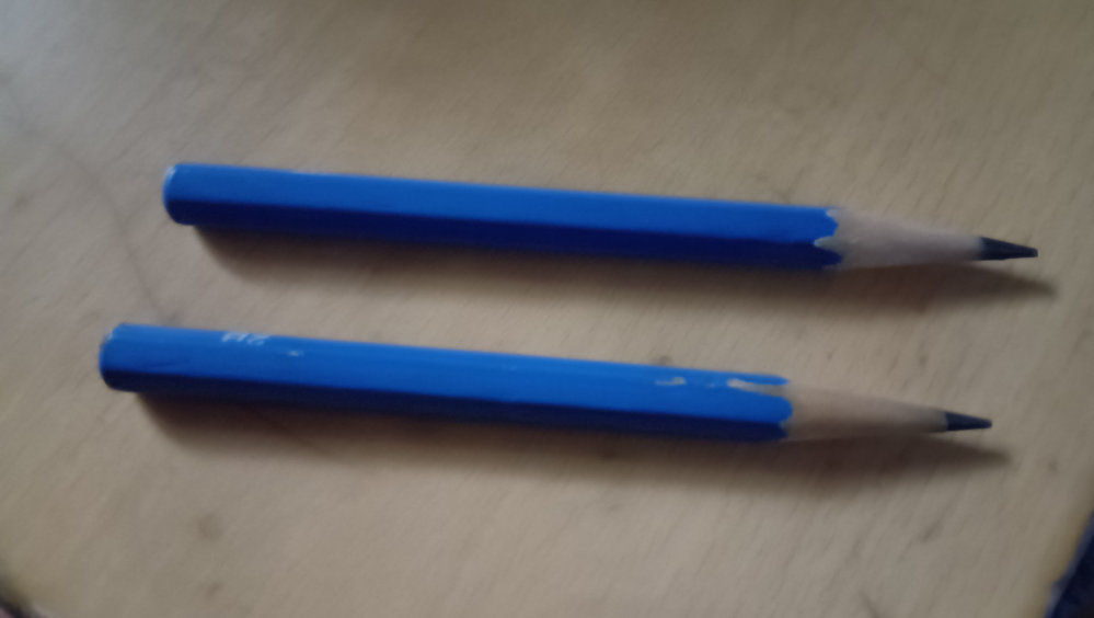 この画像のえんぴつは1学期に使ったえんぴつです。結構使ったので